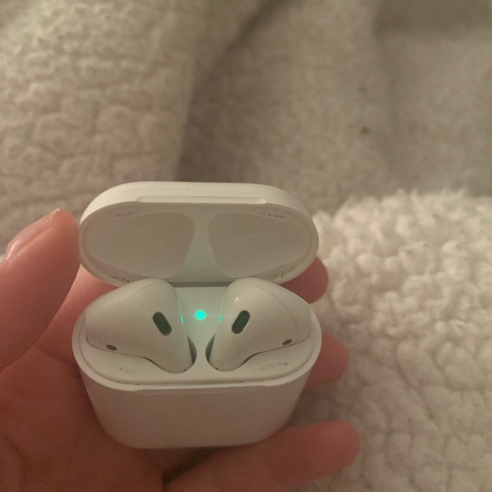 Apple air pods